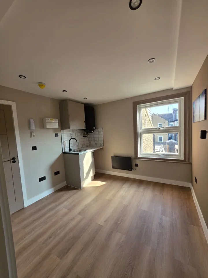 Room Cromer Road in Watford