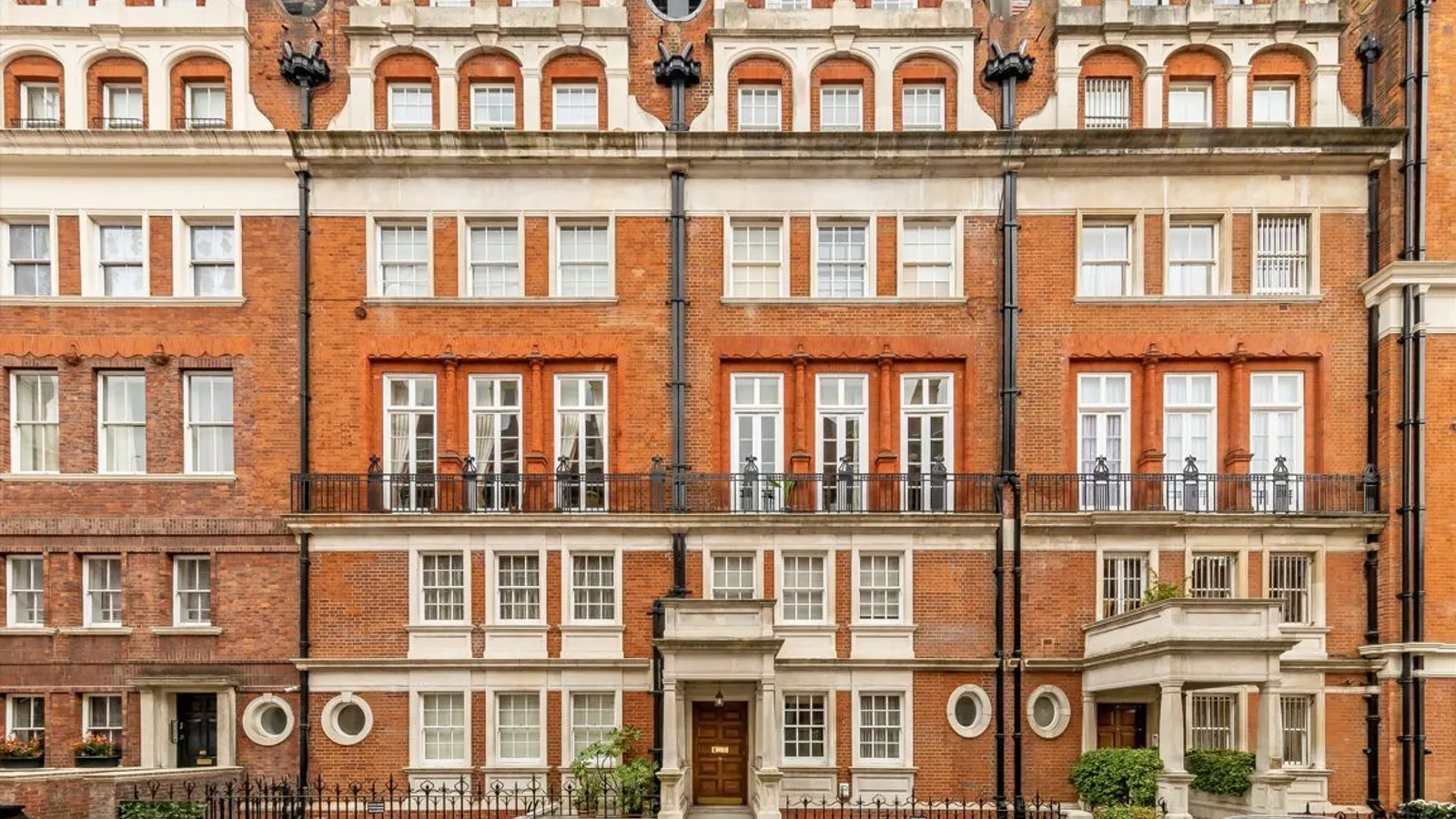 Flat Balfour Place in City of Westminster