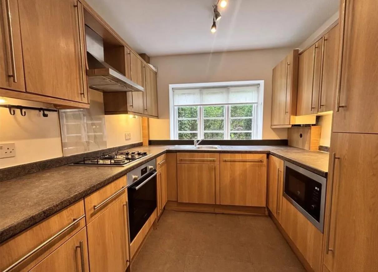 Flat Denison Close in Greater London