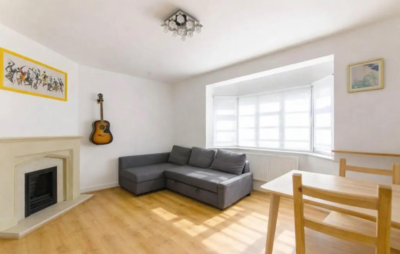 Flat Denison Close in Greater London