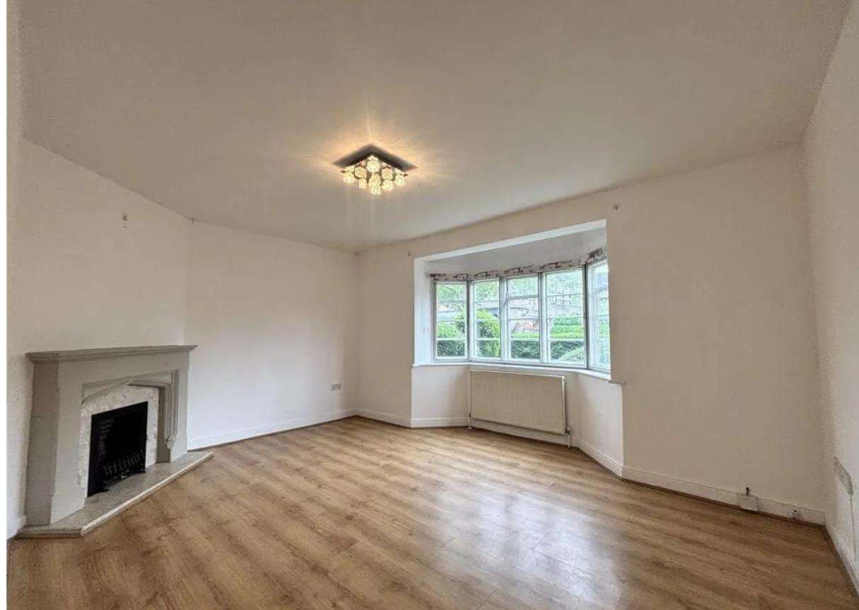 Flat Denison Close in Greater London