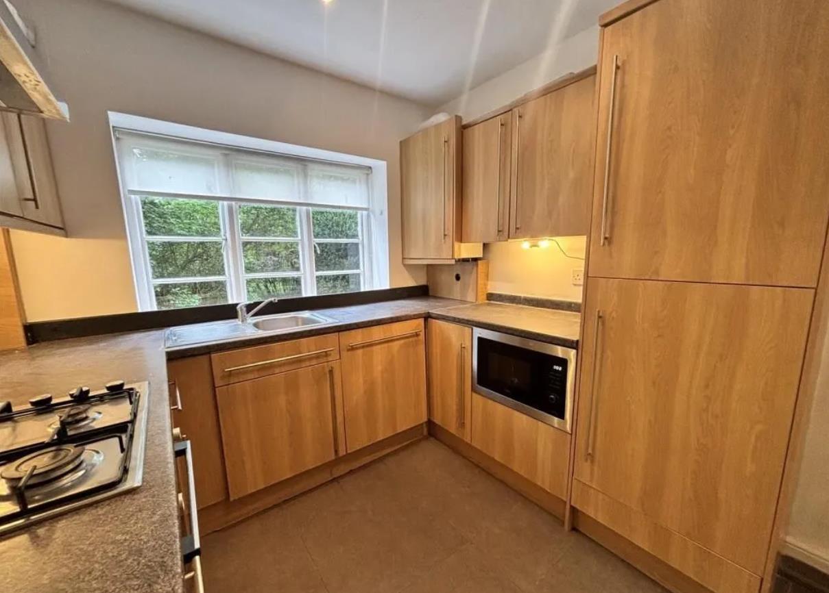 Flat Denison Close in Greater London