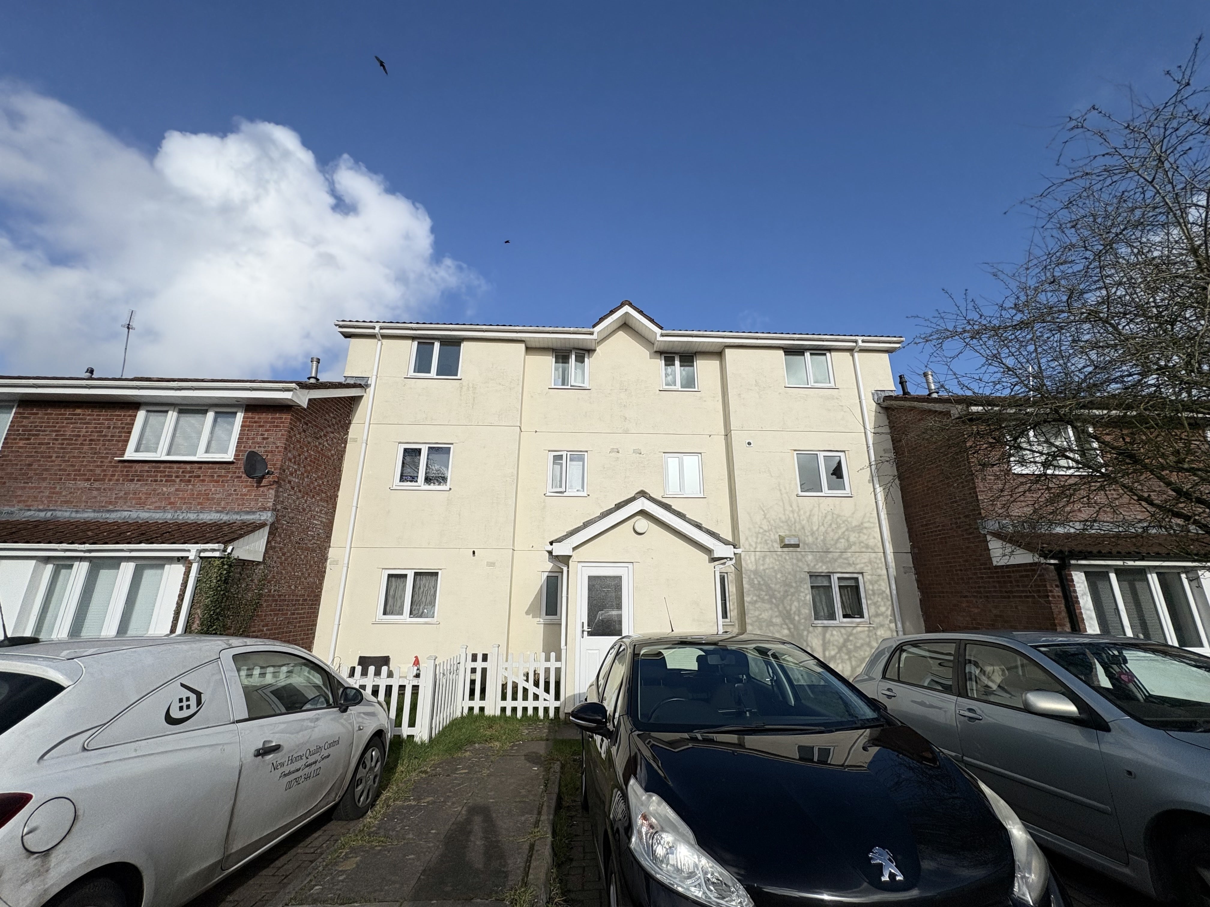 Flat Bishop Hannon Drive in Cardiff County