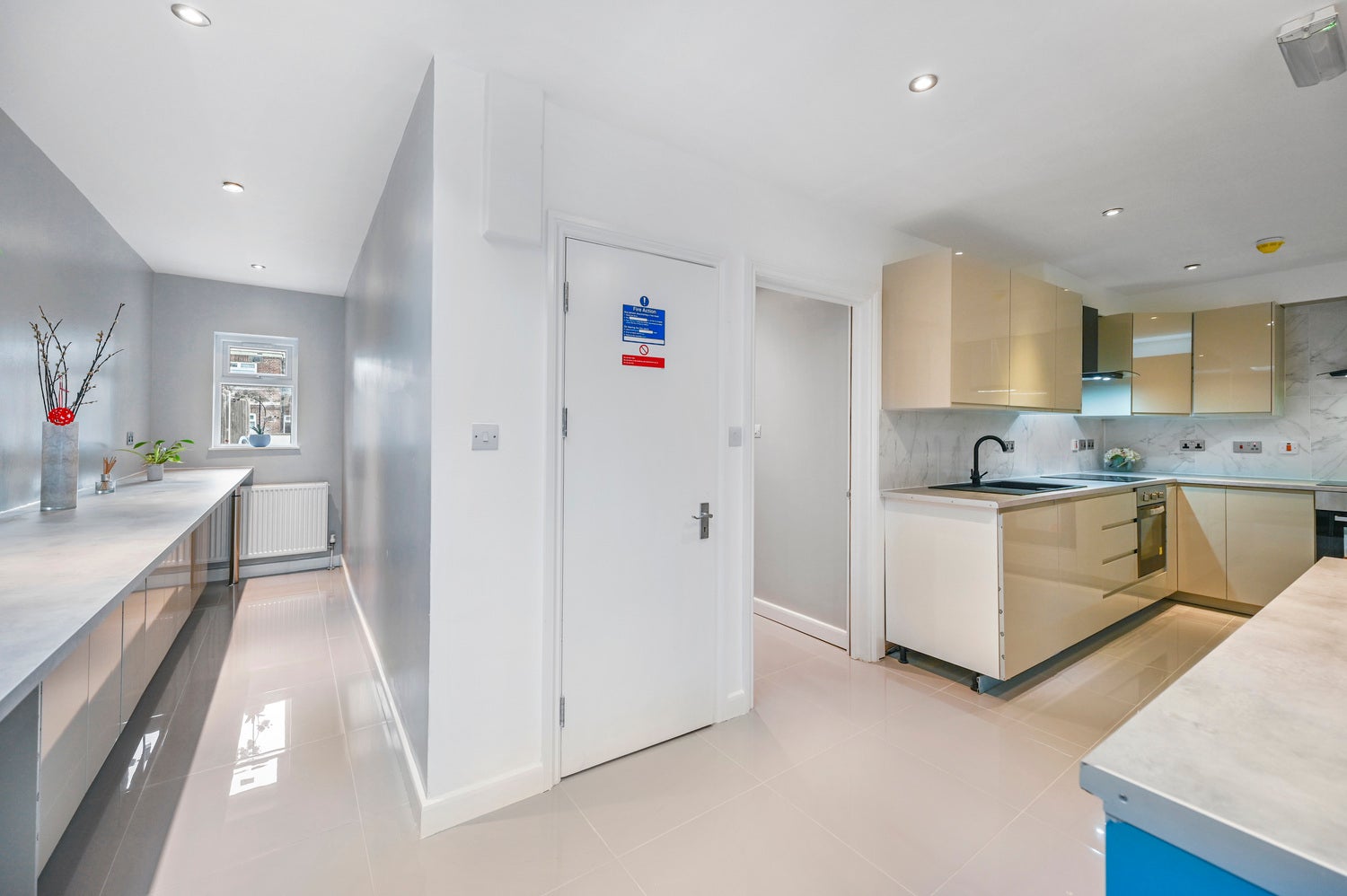 Room Station Road in Greater London