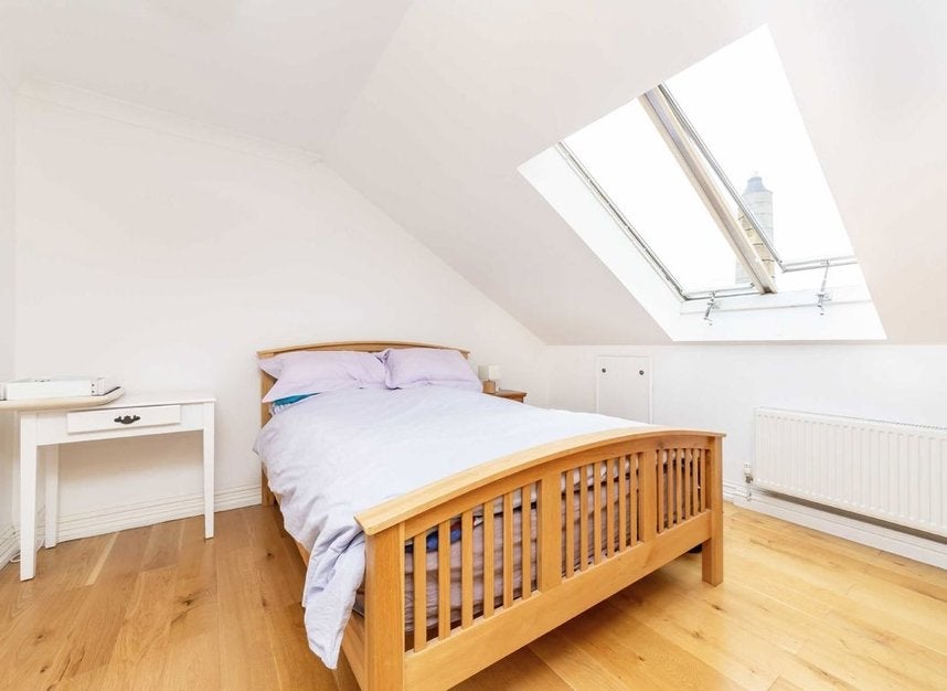 Flat Westferry Circus in Greater London