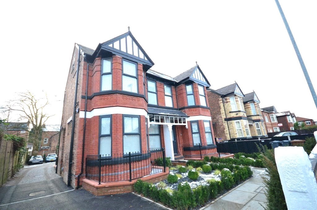 Flat Abberton Road in Manchester