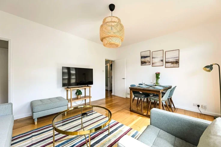 Flat Endsleigh Street in Greater London