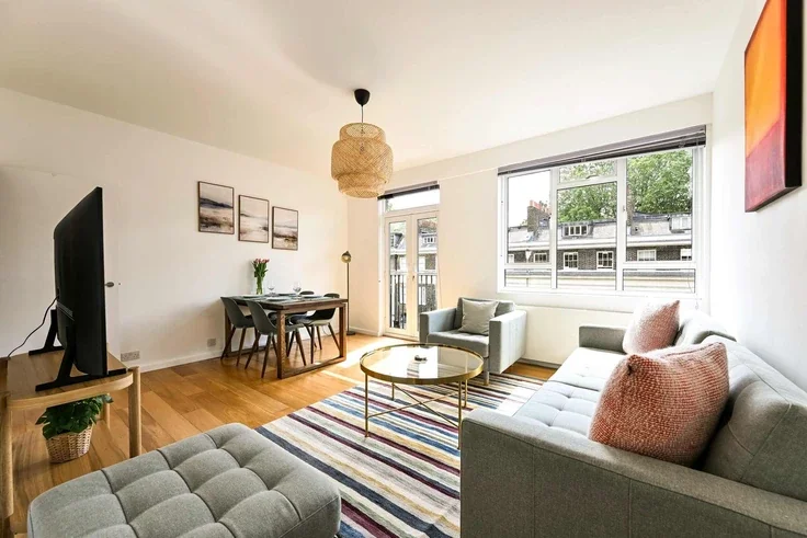 Flat Endsleigh Street in Greater London