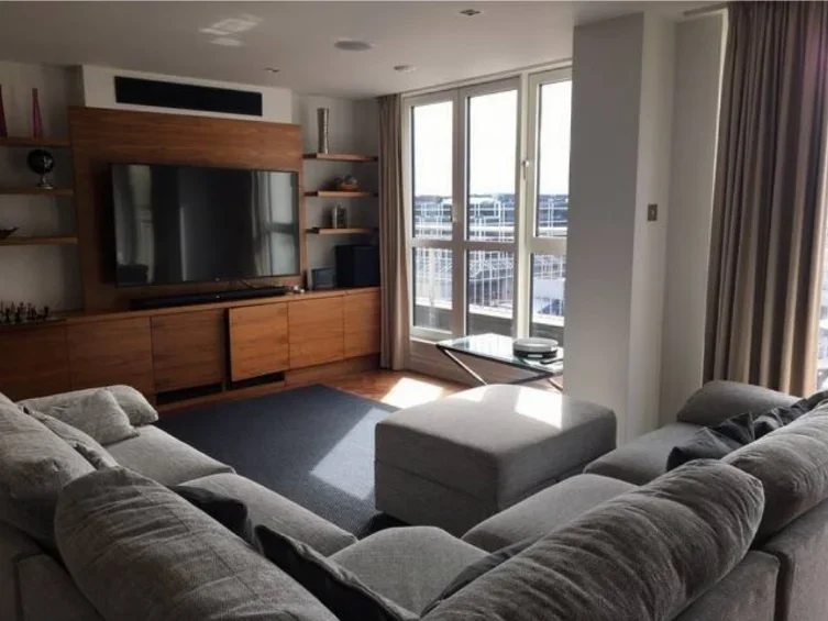 Flat Bridge Place in City of Westminster