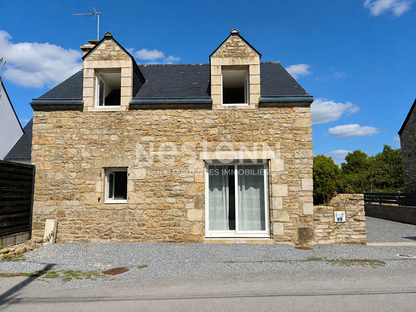 Maison Place de la Libération à Questembert
