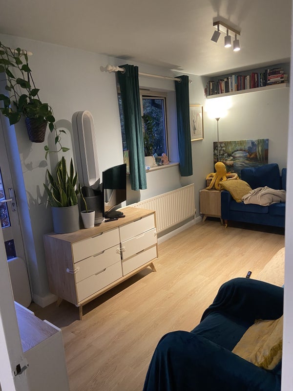 Room Chippenham Road in City of Westminster