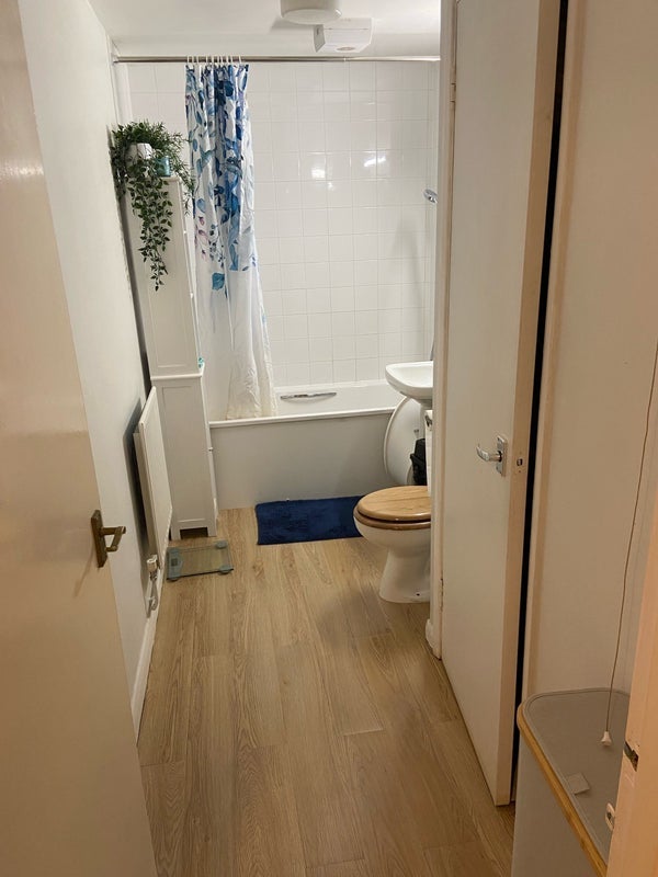 Room Chippenham Road in City of Westminster
