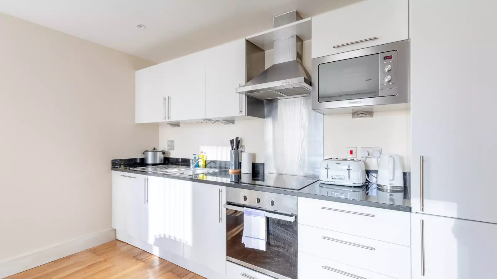 Flat Downham Road in Greater London