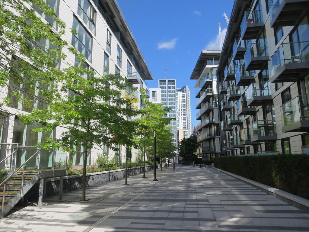 Flat Bridle Mews in Greater London