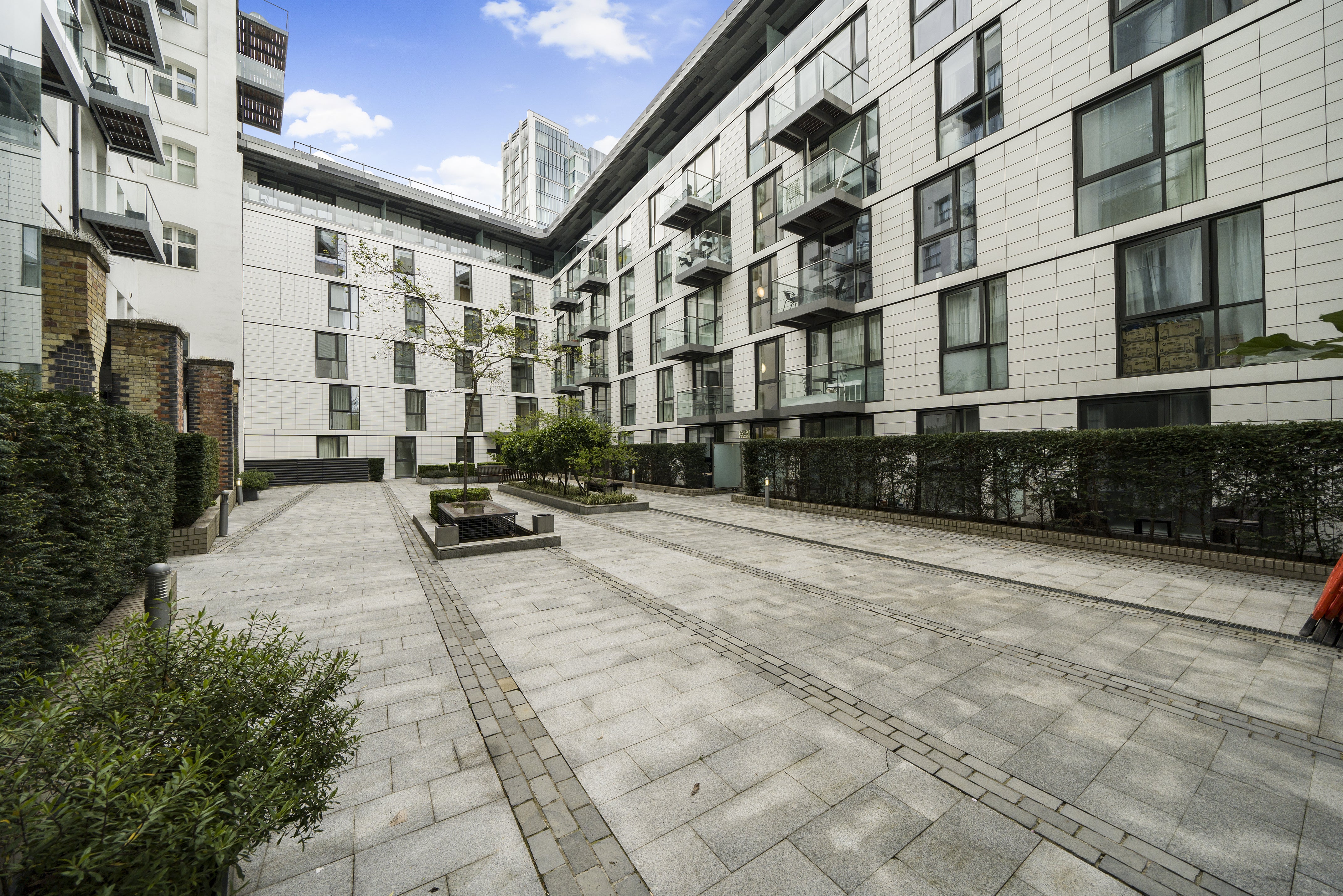 Flat Bridle Mews in Greater London
