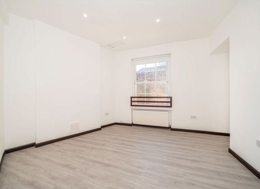 Flat Charlwood Street in City of Westminster