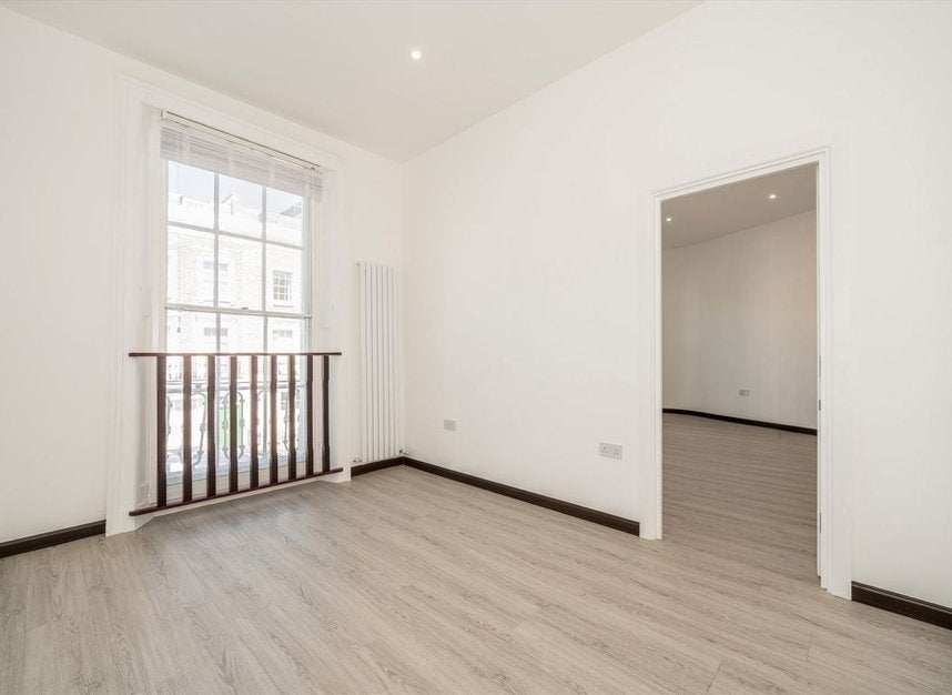 Flat Charlwood Street in City of Westminster