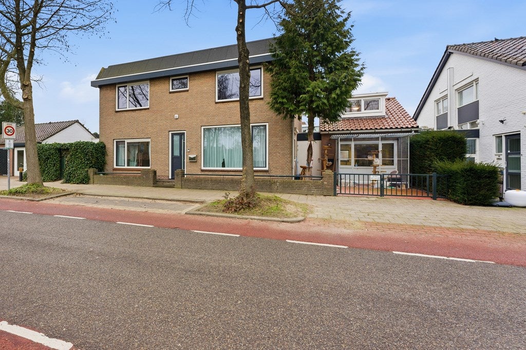 Huis F. van der Poest Clementlaan 51 in Poortugaal