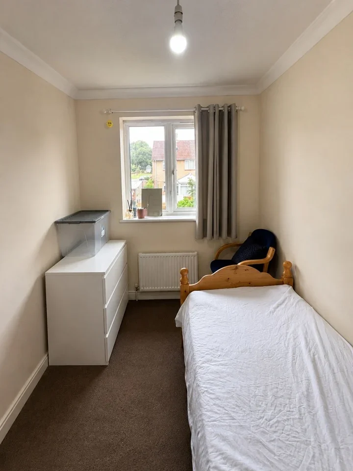 Room Gainsborough Road in Corby