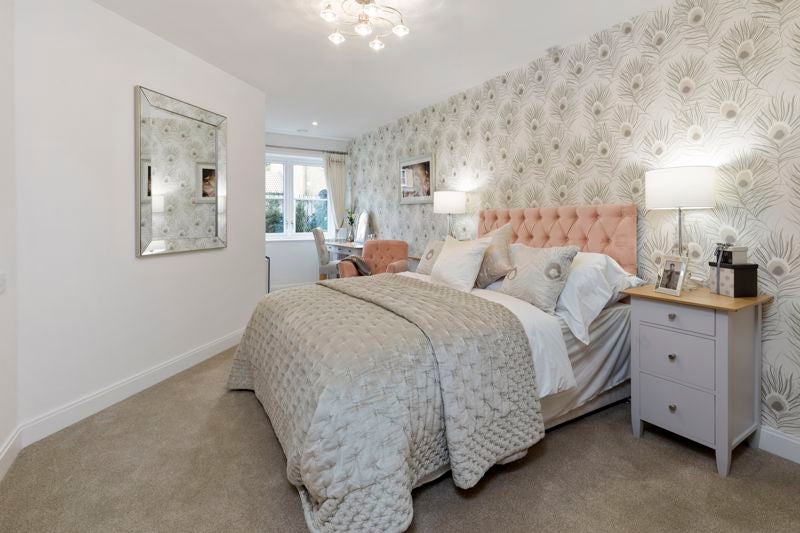Flat Highfield Road in Walton-on-Thames