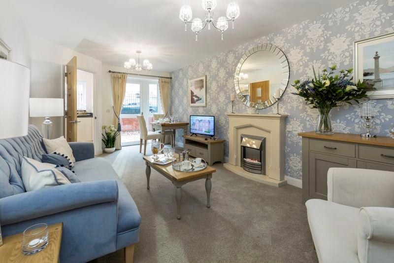 Flat Highfield Road in Walton-on-Thames