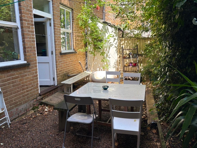 Room Horton Road in Greater London
