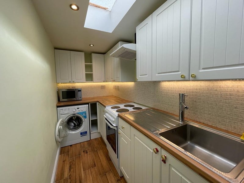 Room Chatsworth Road in Greater London