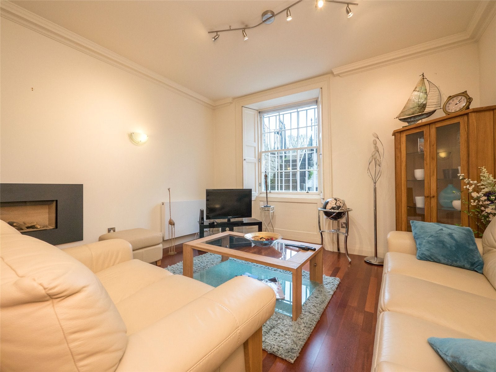 Flat Northumberland Street South East Lane in City of Edinburgh