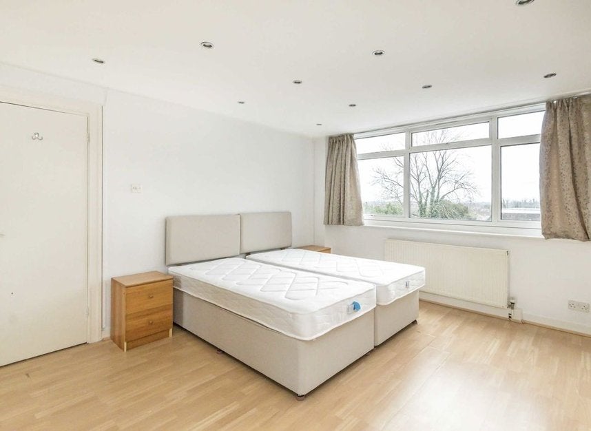 Flat Heronsforde in Greater London