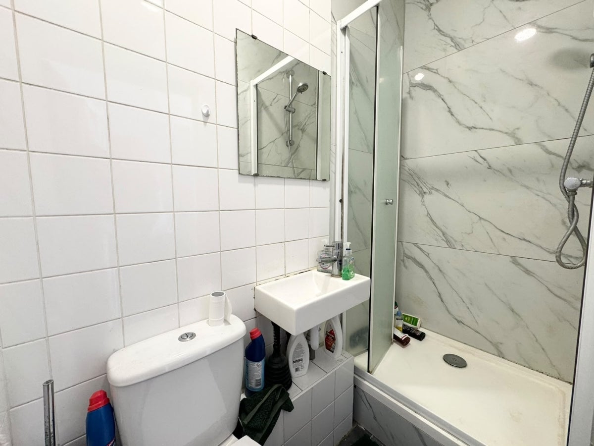 Flat Brecknock Road in Greater London