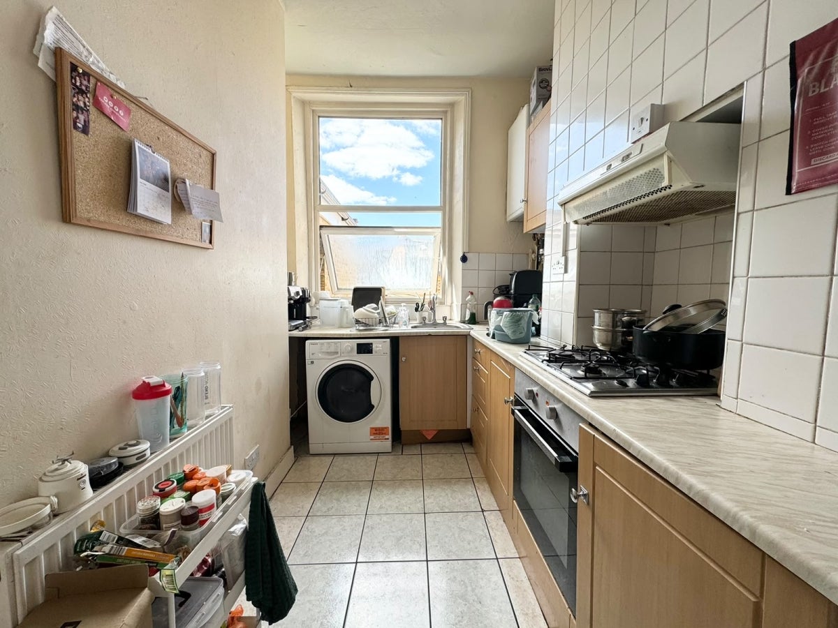 Flat Brecknock Road in Greater London