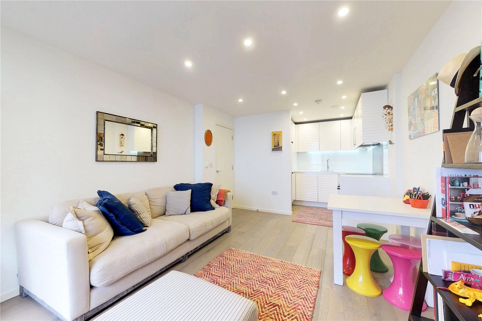 Flat Lever Street in Greater London