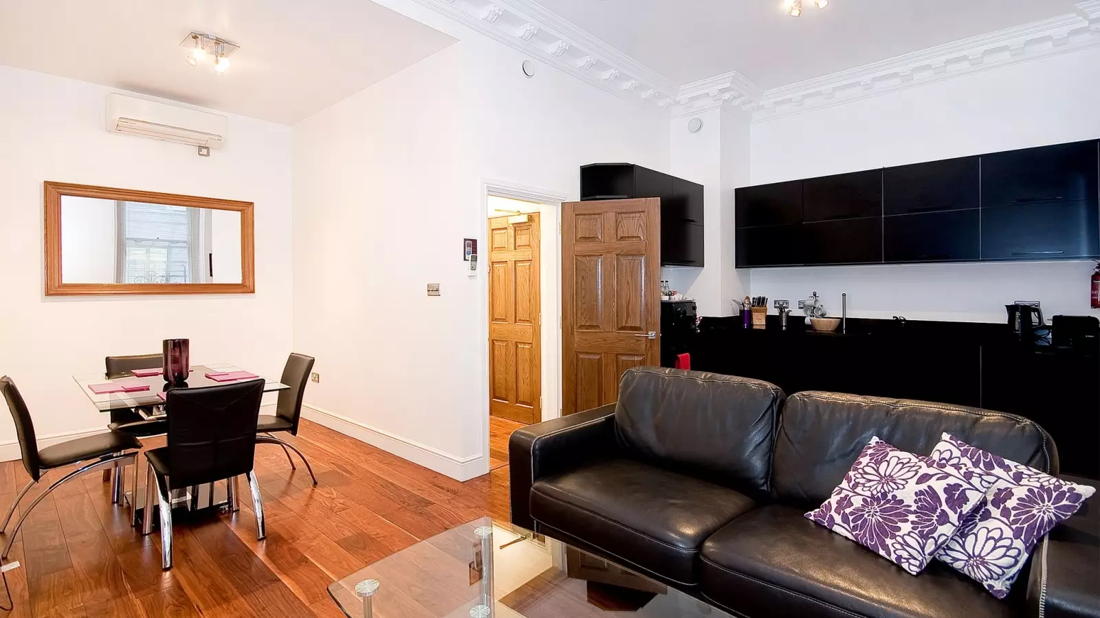 Flat Bishopsgate in City of London