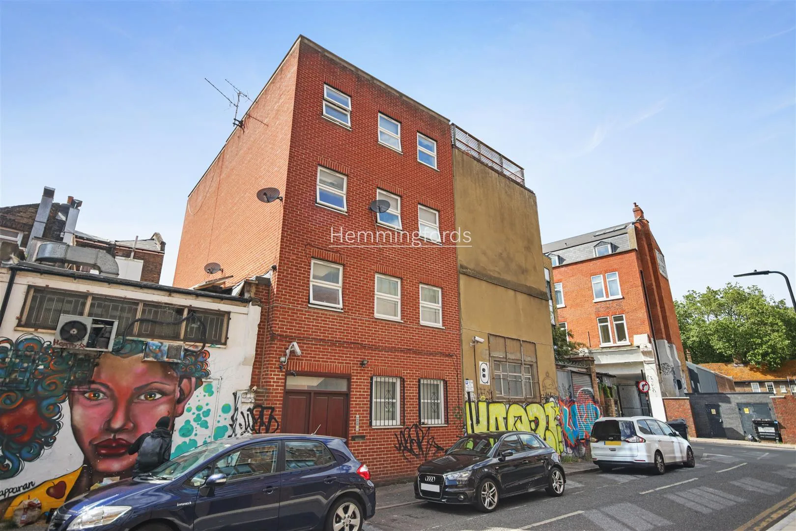 Flat Kingsland Road in Greater London