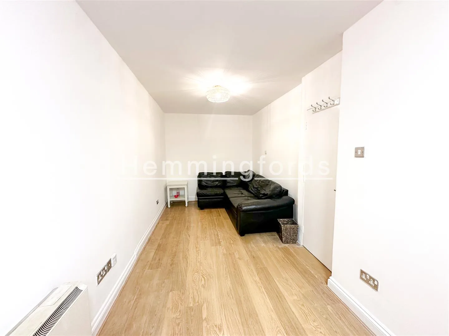 Flat Kingsland Road in Greater London