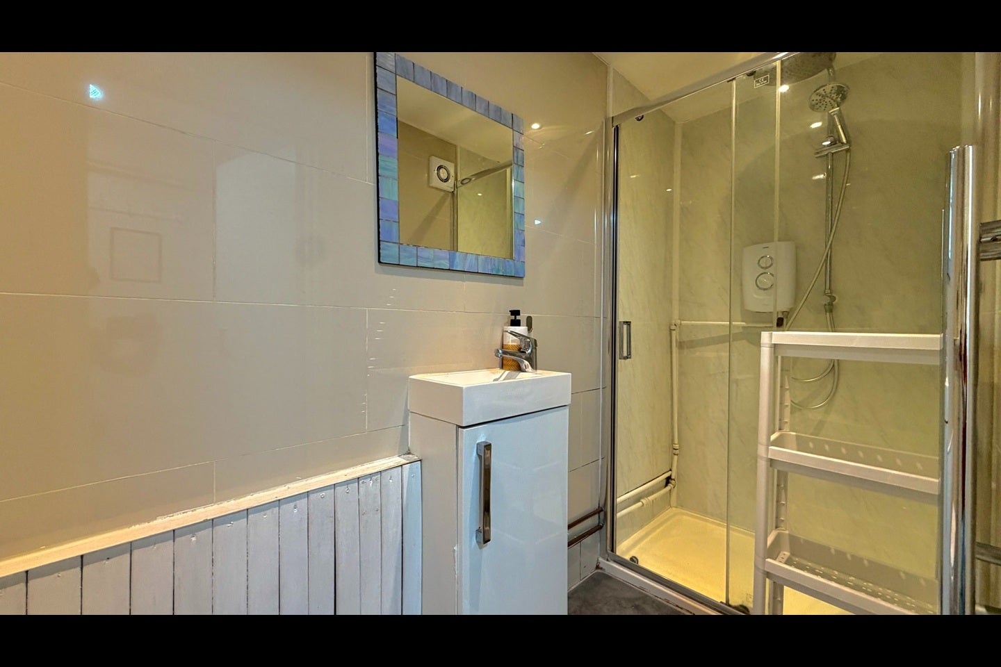 Flat Studd Street in Greater London