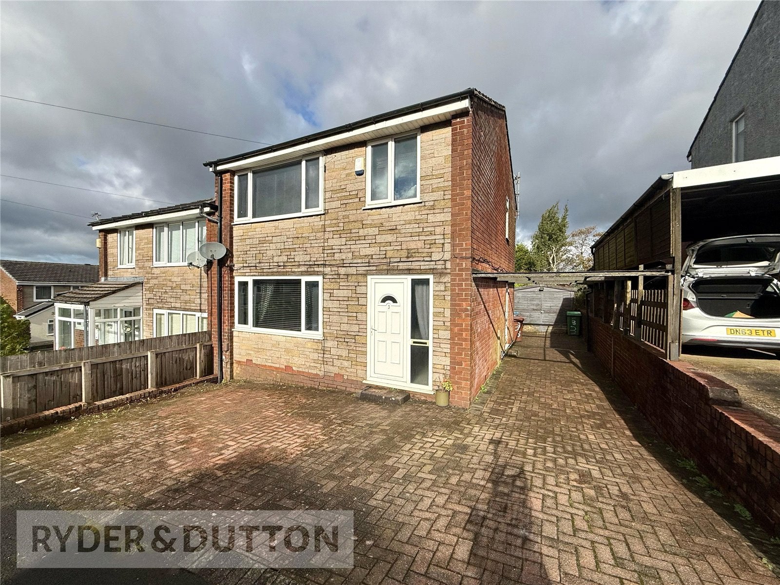 House Bucklow Close in Shaw