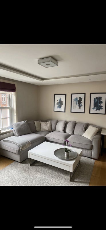 Room North End Road in Greater London