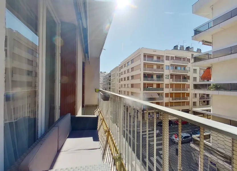 Flat Rue Commandant Faurax in Lyon