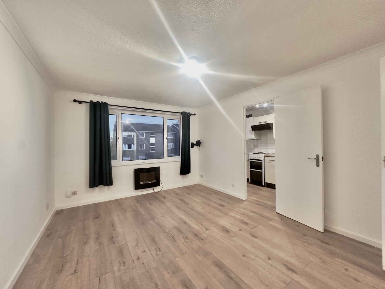 Flat Coleridge Way in Greater London