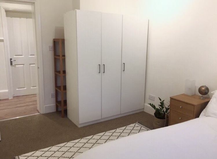 Room Tottenham Lane in Greater London