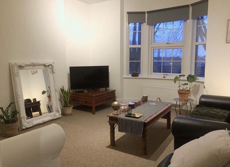 Room Tottenham Lane in Greater London