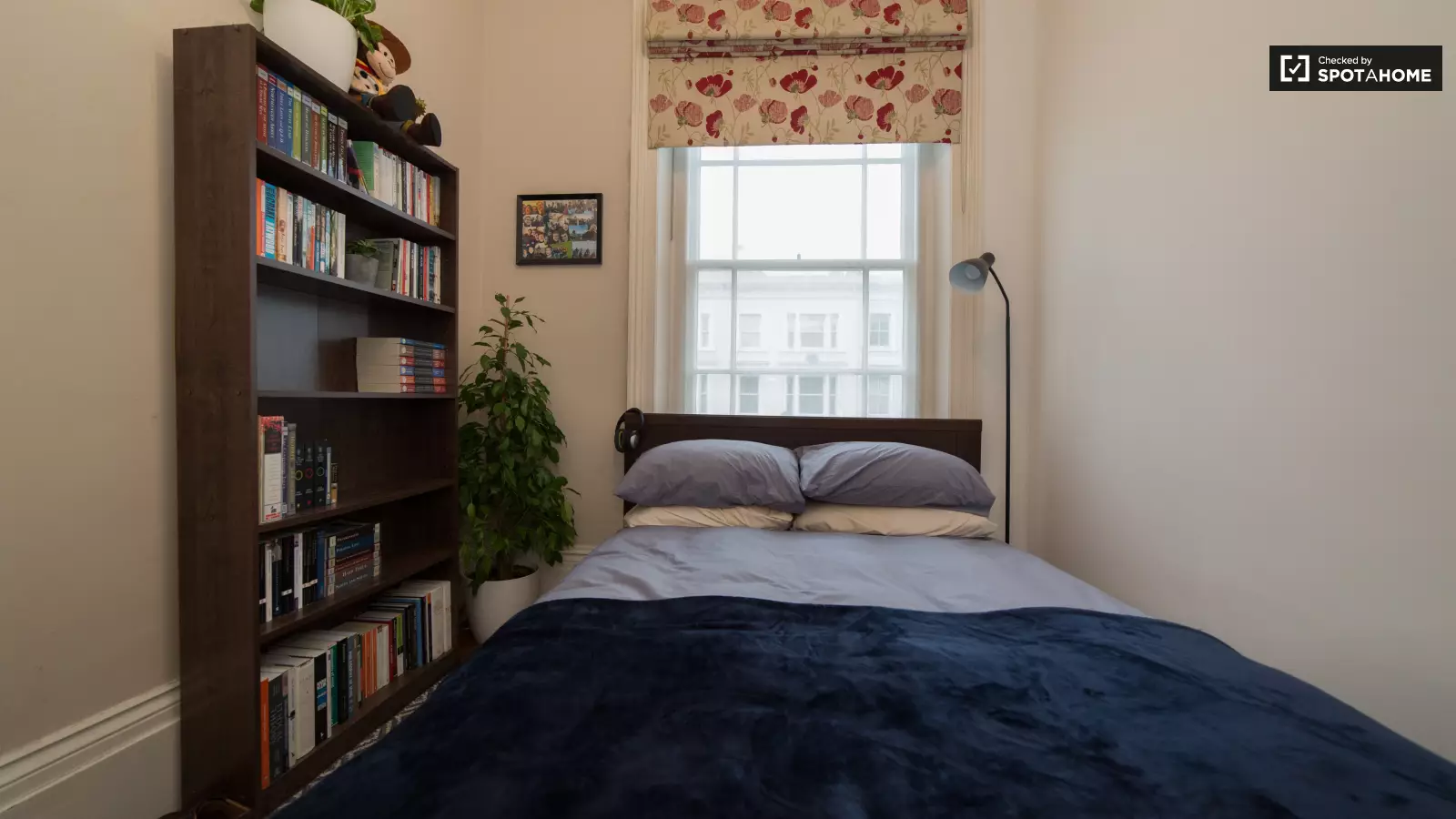 Room Coldharbour Lane in Greater London