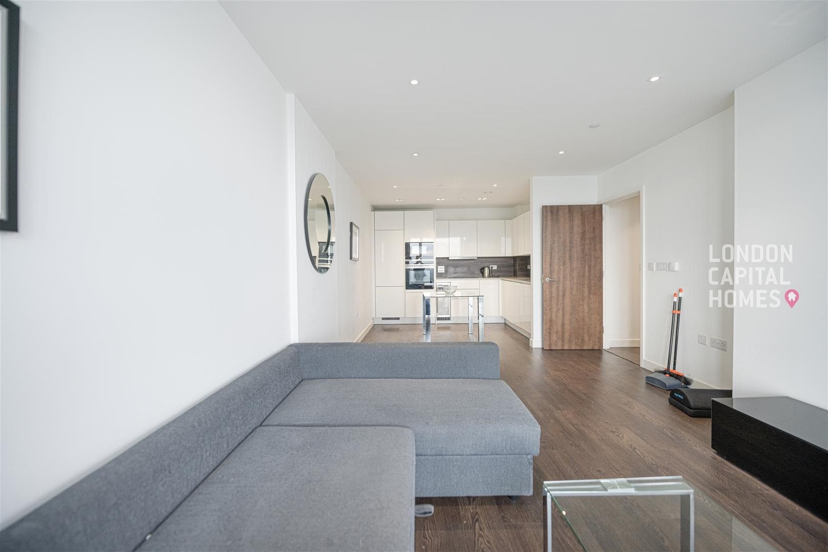 Flat Devan Grove in Greater London