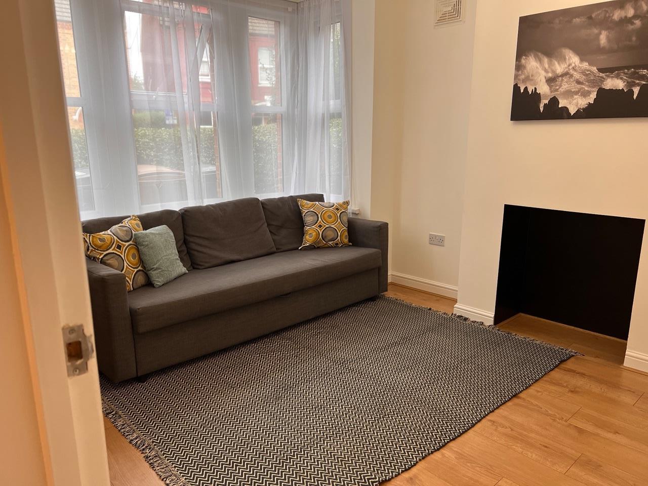 Flat Brettenham Road in Greater London