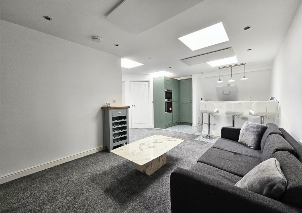Flat Tettenhall Road in Wolverhampton