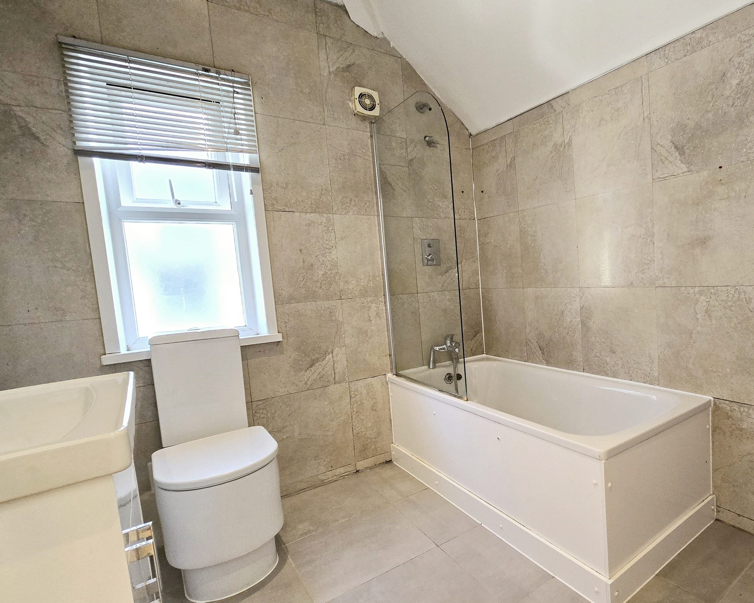 Flat Westwell Road in Greater London