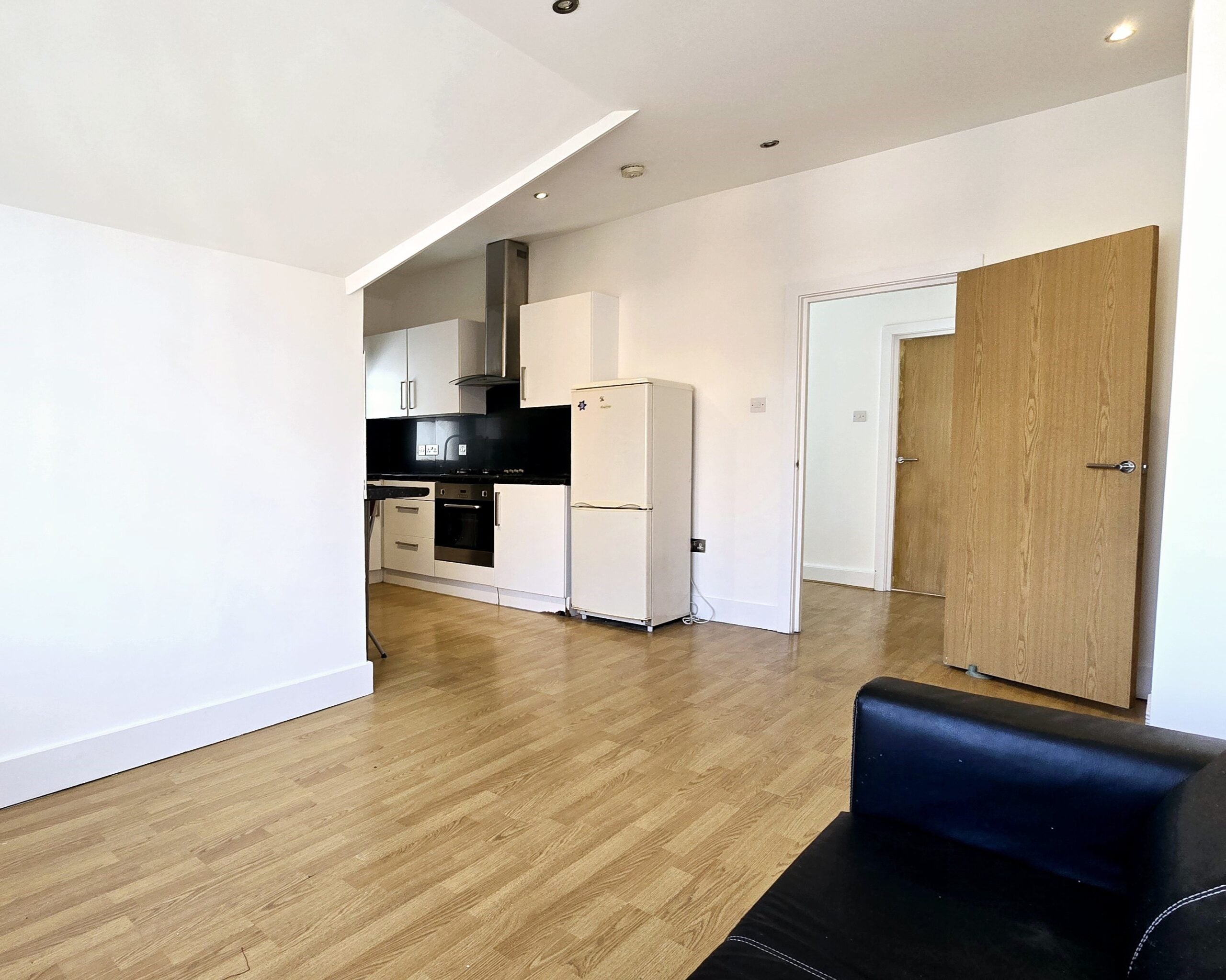 Flat Westwell Road in Greater London