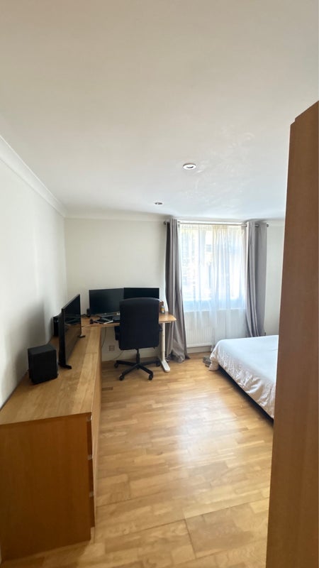 Room Woodland Mews in Greater London