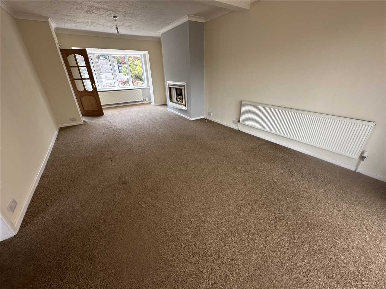House Carlton Close in Blackrod